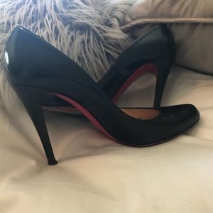 CHRISTIAN LOUBOUTIN CLASSIC BLACK PUMPS 💯 🔥
